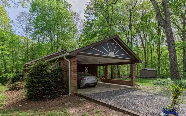 Pleasant Garden, NC 27313,6004 DEHAVEN RD