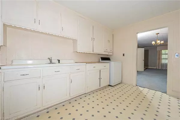 Hamptonville, NC 27020,4700 W Old US Highway 421