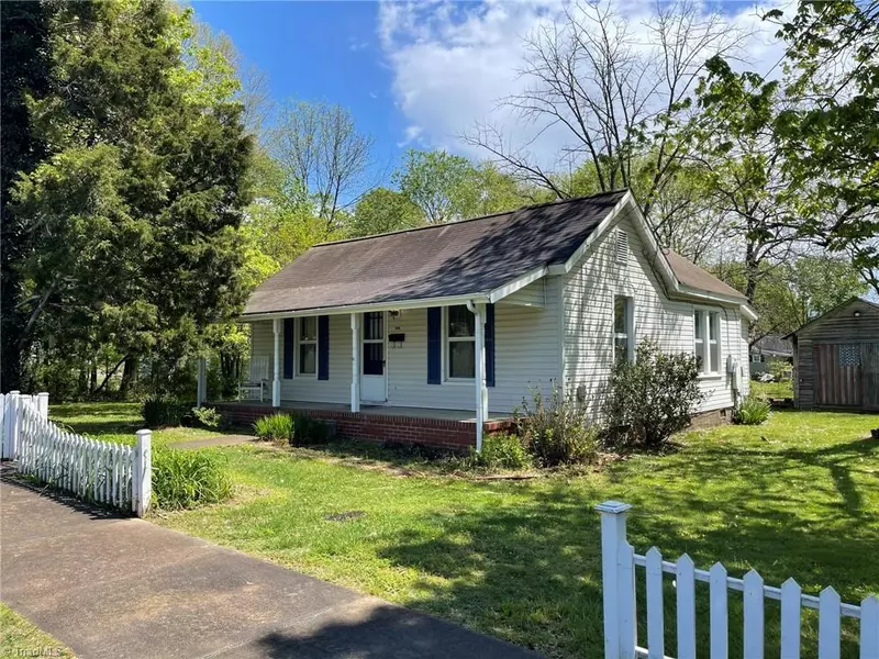 207 S 5th AVE, Mayodan, NC 27027