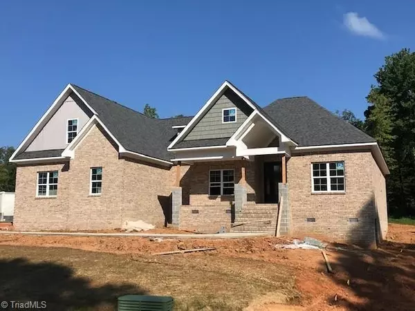 1000 Sarah DR, Summerfield, NC 27358