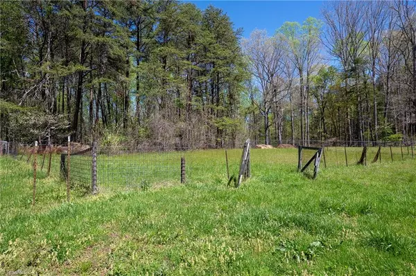 Tobaccoville, NC 27050,4295 Rolling Hill DR