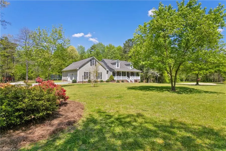 6645 Homestead Farm LN, Liberty, NC 27298