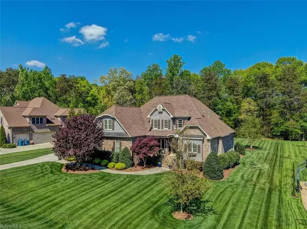 8174 Rob Roy DR, Summerfield, NC 27358