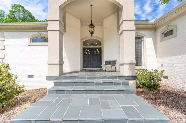 6111 Gwynedd RD, Summerfield, NC 27358