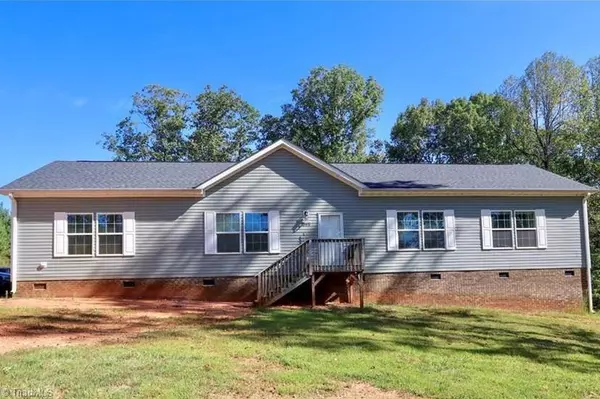 1848 Liberty Church RD, Yadkinville, NC 27055