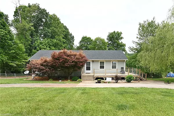 1809 Helton RD, Yadkinville, NC 27055