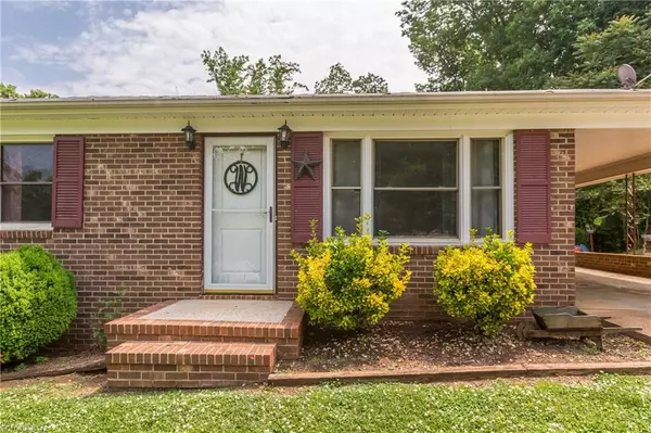 Mount Airy, NC 27030,166 Town LN