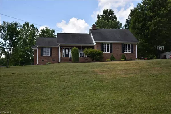 6994 Farmhouse RD, Liberty, NC 27298