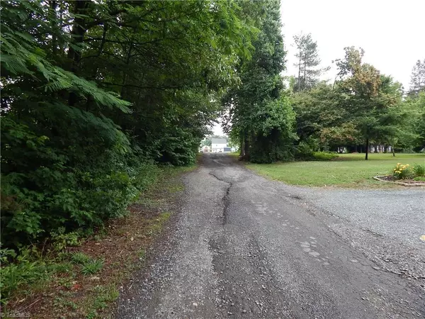 00 Leslie DR, Winston Salem, NC 27105