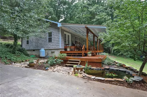 900 Smokey Mtn TRL, North Wilkesboro, NC 28659