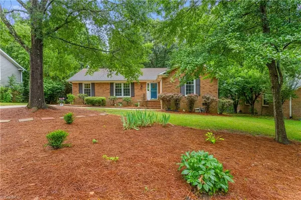 1211 King George DR, Greensboro, NC 27410