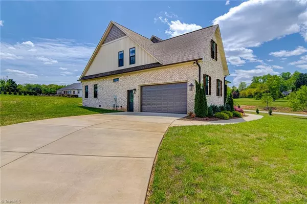 Oak Ridge, NC 27310,7799 Panda CT