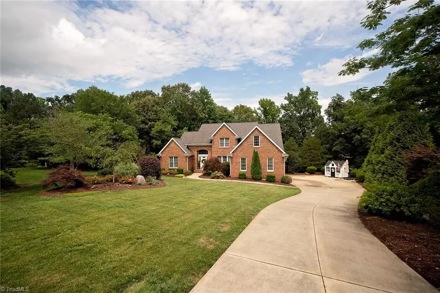 2601 Northstream CT, Haw River, NC 27258