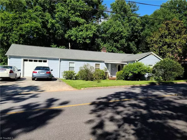 208 Coffey AVE, North Wilkesboro, NC 28659