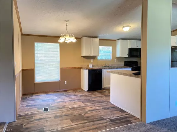 Stoneville, NC 27048,611 Comer RD
