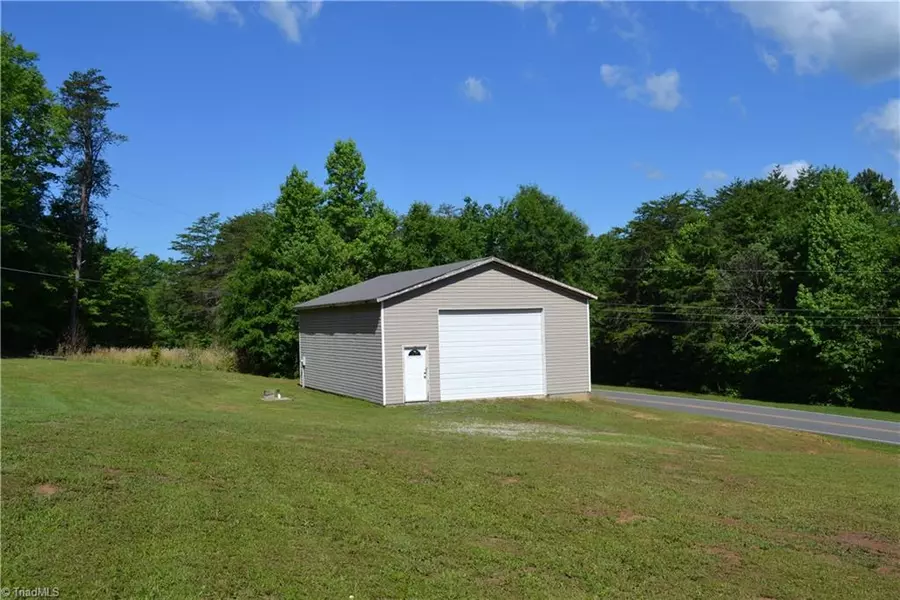 436 Sisk Mill LOOP, Madison, NC 27025