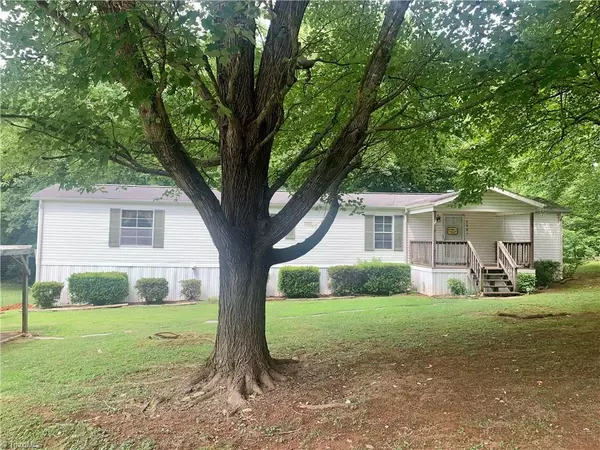 2201 E Jones ST, Ramseur, NC 27316