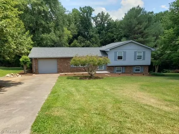 151 Sunset Ridgewood DR, North Wilkesboro, NC 28659