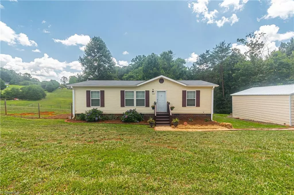 Dobson, NC 27017,369 Romie Snow RD