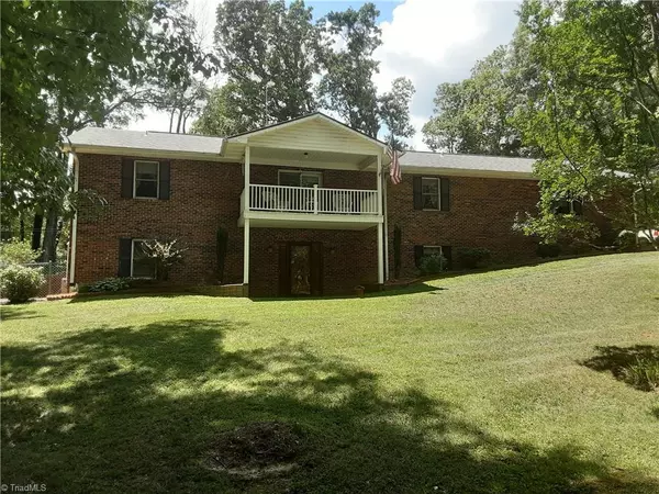 236 Barker RD, Midway, NC 27107