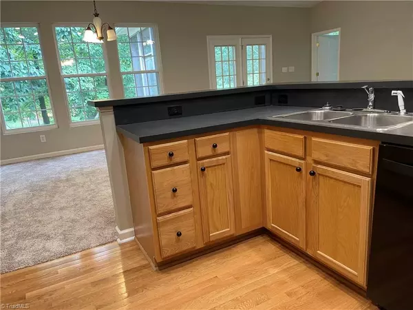 Winston Salem, NC 27103,140 Cabot DR