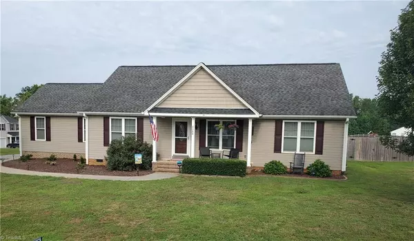 5399 Longspur DR, Snow Camp, NC 27349