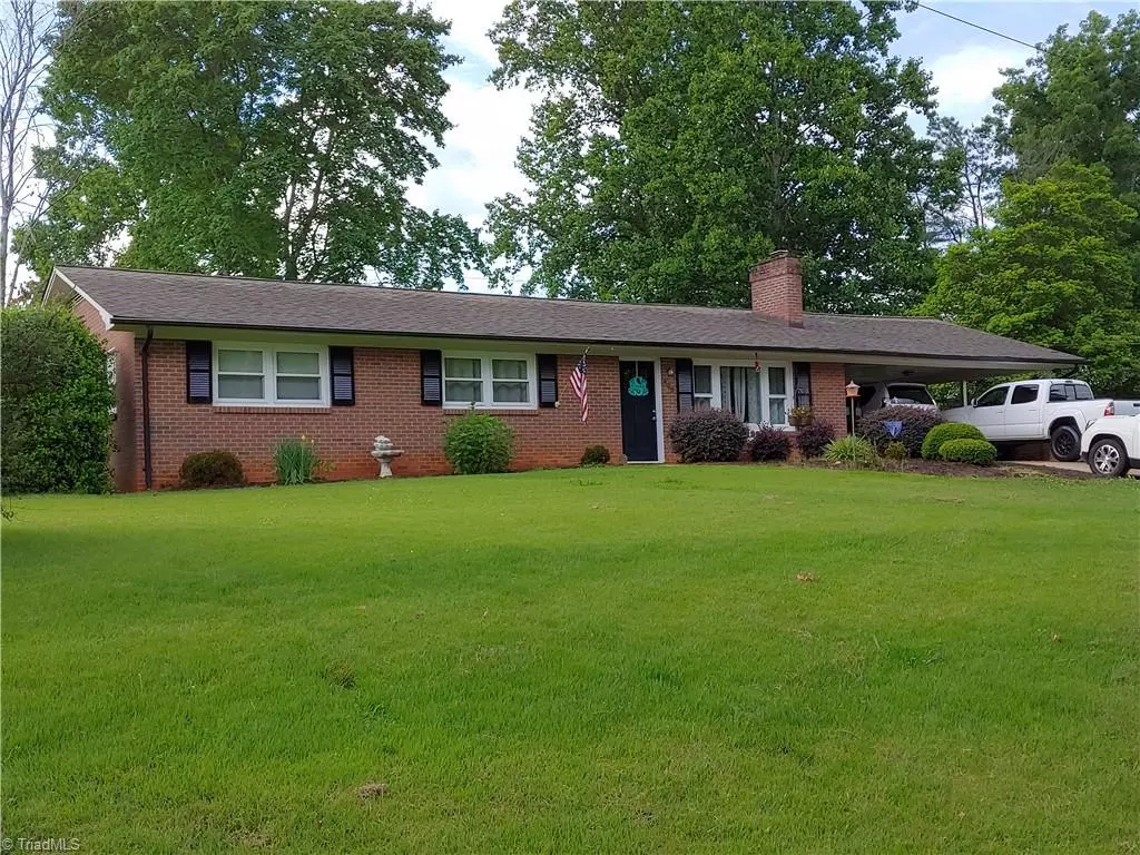North Wilkesboro, NC 28659,422 Northwood Hills RD