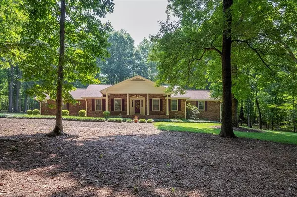 1049 Boulder RD, Yadkinville, NC 27055