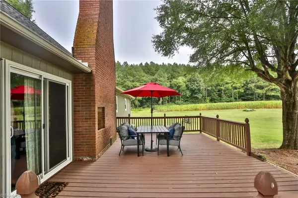 1400 Marler RD, Hamptonville, NC 27020