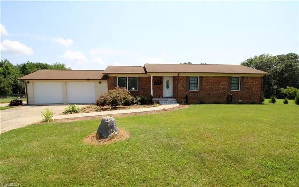 Summerfield, NC 27358,3322 Oak Ridge RD