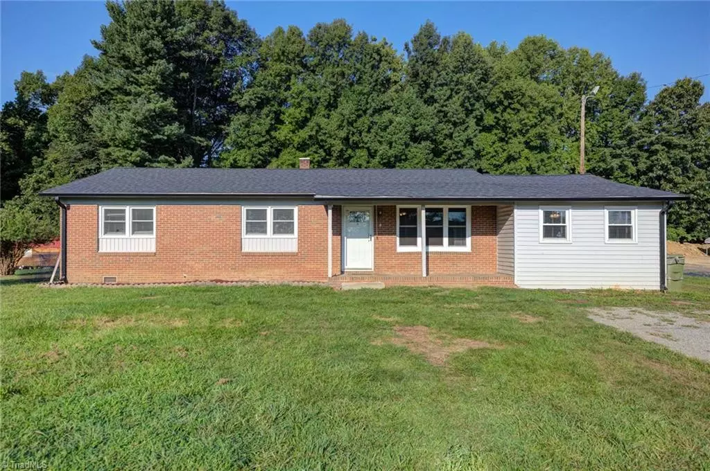 Thomasville, NC 27360,14 Hillside Park DR