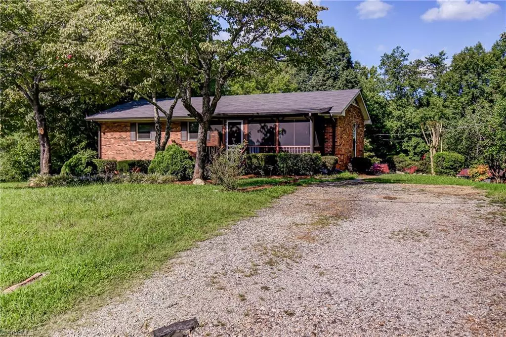 Summerfield, NC 27358,373 Bobcat RD