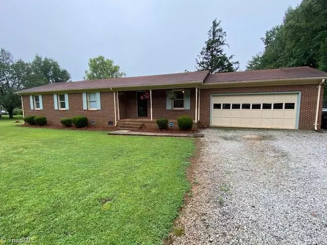 5502 Stoney Ridge DR, Mcleansville, NC 27301