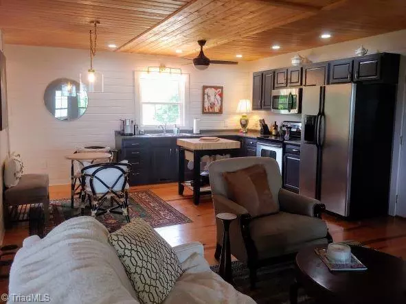 Sparta, NC 28675,1634 Toms Knob RD