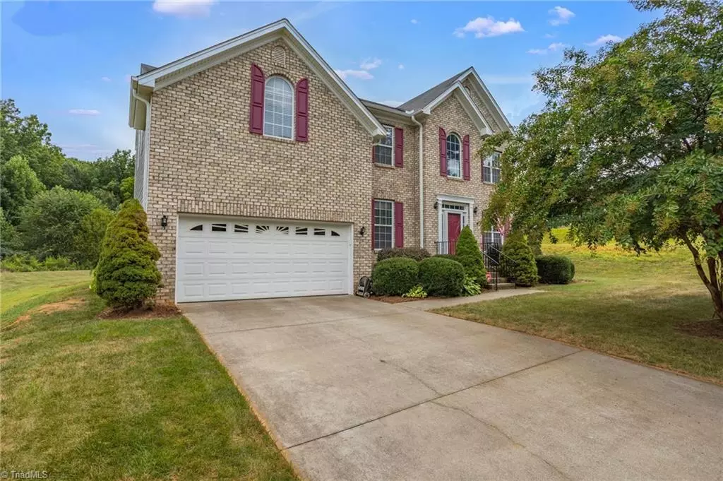 King, NC 27021,113 Oakmont CT