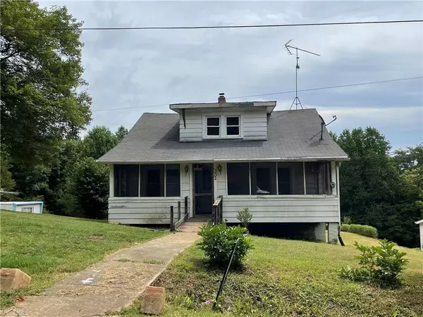 332 Friendship Cross ST, North Wilkesboro, NC 28659