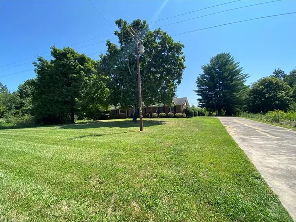 Hamptonville, NC 27020,4776 Harmony Highway