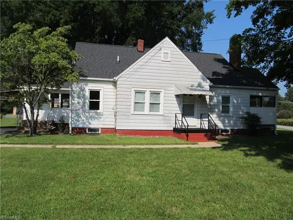 600 Lincoln ST, Yadkinville, NC 27055