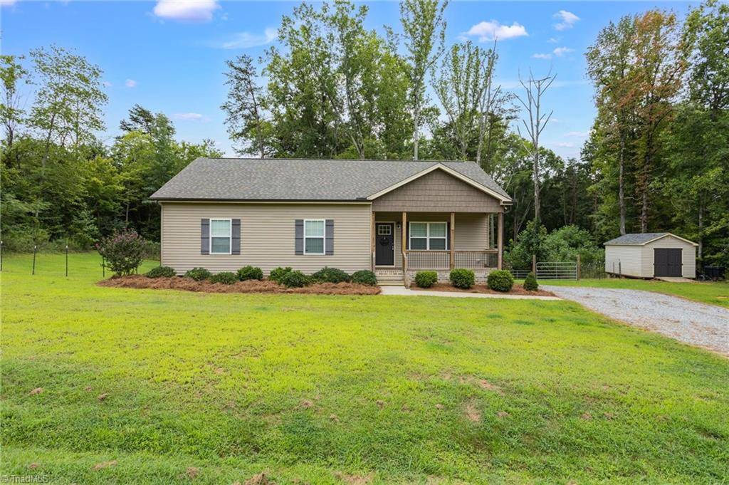 8916 Blue Hill DR, Belews Creek, NC 27009