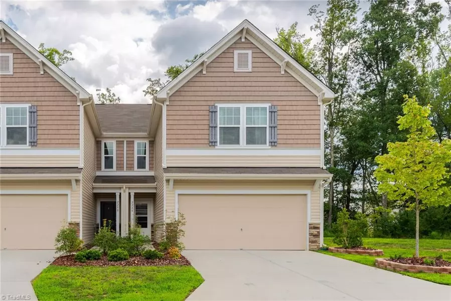 2248 Owls Nest TRL, Mcleansville, NC 27301