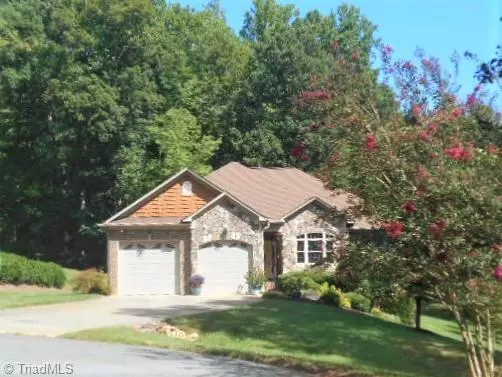 Eden, NC 27288,153 Glenoak DR