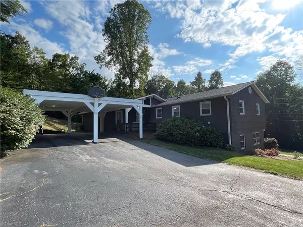 Wilkesboro, NC 28697,497 Town N Country DR