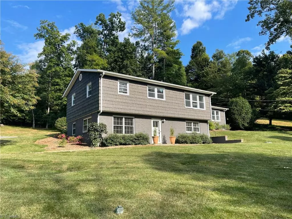 Wilkesboro, NC 28697,497 Town N Country DR