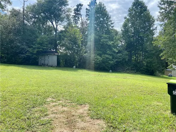 Snow Camp, NC 27349,2460 Bent Oak DR