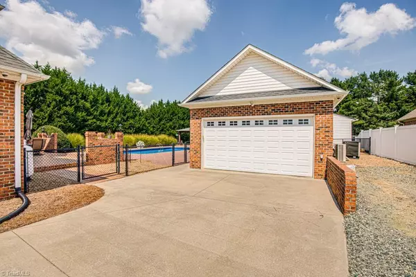 Lexington, NC 27295,111 Carries Cove LN