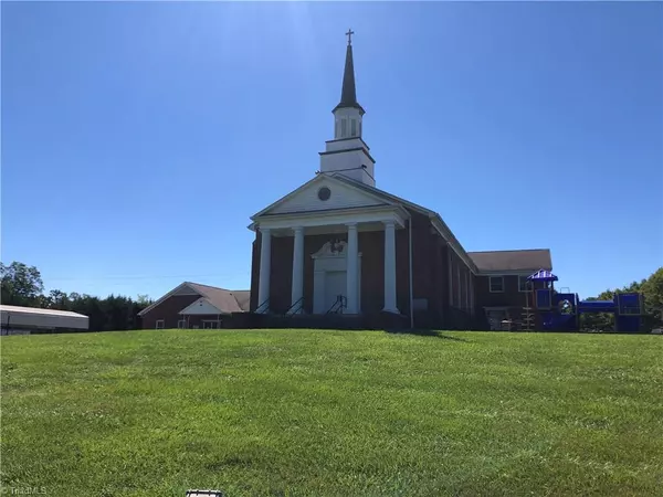 4705 Boone TRL, Millers Creek, NC 28651