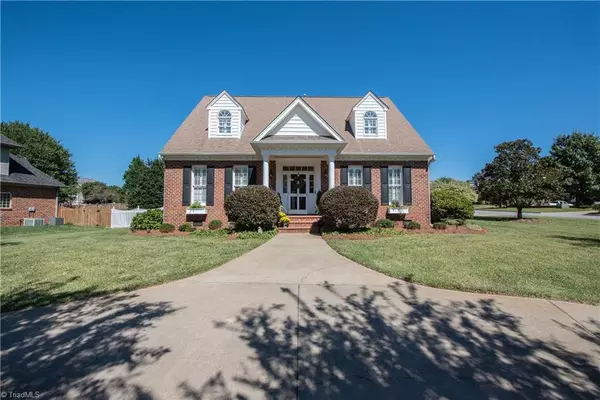 107 Oak Leaf LN, Lewisville, NC 27023