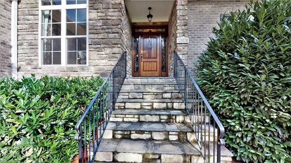 Summerfield, NC 27358,205 HASH LN