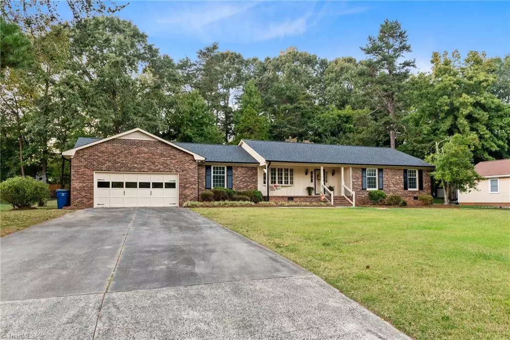 Elon, NC 27244,511 Brookview DR