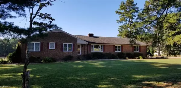 1215 Scalesville RD, Summerfield, NC 27358